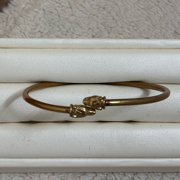 Jewelry - Elegant bronze Women's Bracelet